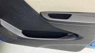 Used 2020 Maruti Suzuki Alto 800 [2019-2022] LXI Petrol Manual top_features Door pockets