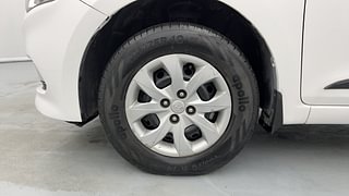 Used 2016 Hyundai Elite i20 [2014-2018] Sportz 1.2 Petrol Manual tyres LEFT FRONT TYRE RIM VIEW