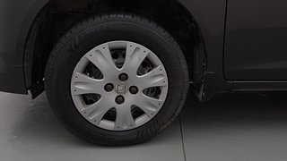 Used 2016 Honda Amaze [2013-2016] 1.2 S i-VTEC Petrol Manual tyres LEFT FRONT TYRE RIM VIEW
