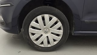 Used 2015 Volkswagen Polo [2015-2019] Comfortline 1.2L (P) Petrol Manual tyres LEFT FRONT TYRE RIM VIEW