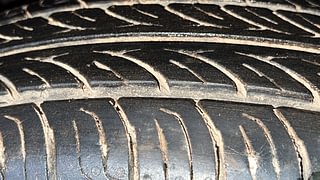 Used 2010 Maruti Suzuki Alto [2010-2013] LXI Petrol Manual tyres LEFT REAR TYRE TREAD VIEW