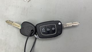 Used 2017 Hyundai Elite i20 [2014-2018] Sportz 1.2 Petrol Manual extra CAR KEY VIEW