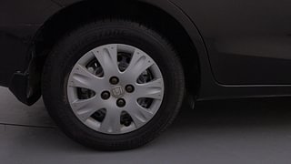 Used 2016 Honda Amaze [2013-2016] 1.2 S i-VTEC Petrol Manual tyres RIGHT REAR TYRE RIM VIEW