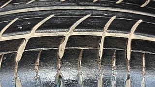 Used 2017 Hyundai Elite i20 [2014-2018] Sportz 1.2 Petrol Manual tyres LEFT FRONT TYRE TREAD VIEW