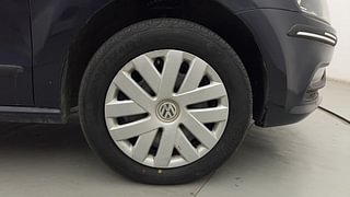 Used 2015 Volkswagen Polo [2015-2019] Comfortline 1.2L (P) Petrol Manual tyres RIGHT FRONT TYRE RIM VIEW