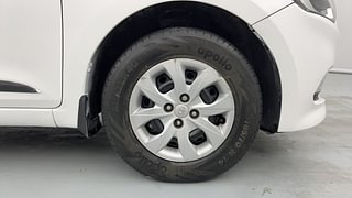 Used 2016 Hyundai Elite i20 [2014-2018] Sportz 1.2 Petrol Manual tyres RIGHT FRONT TYRE RIM VIEW