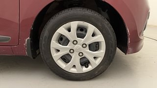 Used 2014 Hyundai Grand i10 [2013-2017] Sportz 1.2 Kappa VTVT Petrol Manual tyres RIGHT FRONT TYRE RIM VIEW