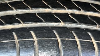 Used 2014 Maruti Suzuki Wagon R 1.0 [2010-2019] VXi Petrol Manual tyres RIGHT REAR TYRE TREAD VIEW