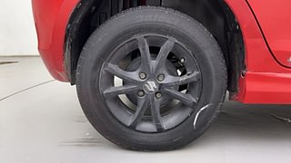 Used 2016 Maruti Suzuki Swift [2011-2017] VDi Diesel Manual tyres RIGHT REAR TYRE RIM VIEW