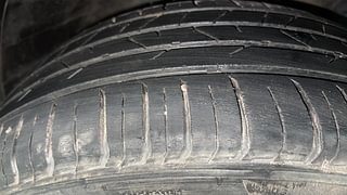 Used 2019 Hyundai Venue [2019-2022] SX Plus 1.0 Turbo DCT Petrol Automatic tyres RIGHT FRONT TYRE TREAD VIEW