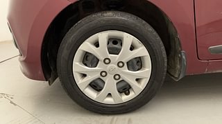 Used 2014 Hyundai Grand i10 [2013-2017] Sportz 1.2 Kappa VTVT Petrol Manual tyres LEFT FRONT TYRE RIM VIEW
