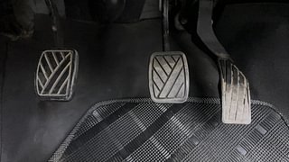 Used 2016 Maruti Suzuki Swift [2011-2017] VDi Diesel Manual interior PEDALS VIEW
