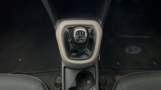 Used 2014 Hyundai Grand i10 [2013-2017] Sportz 1.2 Kappa VTVT Petrol Manual interior GEAR  KNOB VIEW