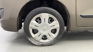 Used 2014 Maruti Suzuki Wagon R 1.0 [2010-2019] VXi Petrol Manual tyres LEFT FRONT TYRE RIM VIEW