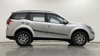 Used 2020 Mahindra XUV500 [2017-2021] W9 Diesel Manual exterior RIGHT SIDE VIEW