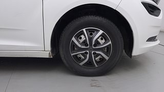 Used 2021 Tata Altroz XE 1.2 Rhythm Petrol Manual tyres RIGHT FRONT TYRE RIM VIEW