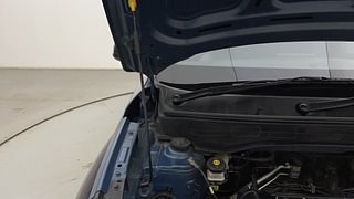 Used 2022 Hyundai Venue SX 1.2 Petrol Petrol Manual engine ENGINE RIGHT SIDE HINGE & APRON VIEW