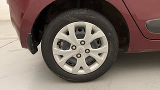 Used 2014 Hyundai Grand i10 [2013-2017] Sportz 1.2 Kappa VTVT Petrol Manual tyres RIGHT REAR TYRE RIM VIEW