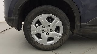 Used 2022 Hyundai Venue SX 1.2 Petrol Petrol Manual tyres RIGHT REAR TYRE RIM VIEW