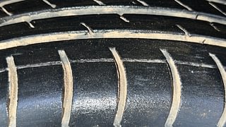 Used 2014 Maruti Suzuki Wagon R 1.0 [2010-2019] VXi Petrol Manual tyres RIGHT FRONT TYRE TREAD VIEW