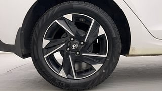 Used 2021 Hyundai Verna SX Opt Diesel Diesel Manual tyres RIGHT REAR TYRE RIM VIEW