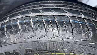 Used 2011 Hyundai i10 [2010-2016] Era Petrol Petrol Manual tyres RIGHT FRONT TYRE TREAD VIEW