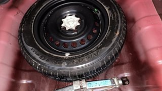 Used 2018 Hyundai Xcent [2017-2019] SX Petrol Petrol Manual tyres SPARE TYRE VIEW