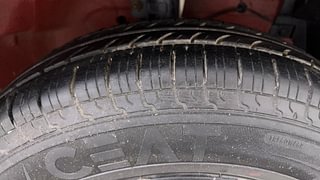 Used 2016 Maruti Suzuki Swift [2011-2017] VDi Diesel Manual tyres RIGHT FRONT TYRE TREAD VIEW