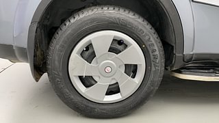 Used 2016 Mahindra XUV500 [2015-2018] W6 Diesel Manual tyres RIGHT REAR TYRE RIM VIEW