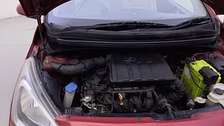 Used 2018 Hyundai Xcent [2017-2019] SX Petrol Petrol Manual engine ENGINE RIGHT SIDE HINGE & APRON VIEW