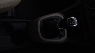 Used 2018 Hyundai Xcent [2017-2019] SX Petrol Petrol Manual interior GEAR  KNOB VIEW