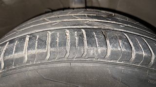 Used 2022 Hyundai Venue [2019-2022] SX 1.5 (O) executive CRDI Diesel Manual tyres RIGHT FRONT TYRE TREAD VIEW