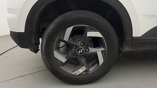 Used 2022 Hyundai Venue [2019-2022] SX 1.5 (O) executive CRDI Diesel Manual tyres RIGHT REAR TYRE RIM VIEW