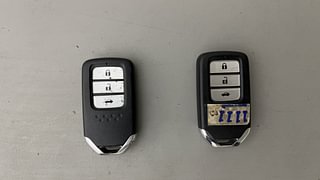Used 2019 Honda Civic [2019-2021] ZX MT Diesel Diesel Manual extra CAR KEY VIEW