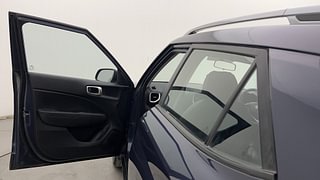 Used 2021 Hyundai Venue [2019-2022] SX 1.5 CRDI Diesel Manual interior LEFT FRONT DOOR OPEN VIEW