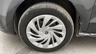 Used 2015 Volkswagen Polo [2014-2020] Comfortline 1.5 (D) Diesel Manual tyres LEFT FRONT TYRE RIM VIEW