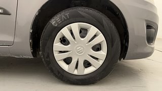 Used 2014 Maruti Suzuki Swift Dzire VXI AT Petrol Automatic tyres RIGHT FRONT TYRE RIM VIEW
