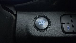 Used 2022 Hyundai Venue [2019-2022] SX 1.5 (O) executive CRDI Diesel Manual top_features Keyless start