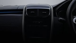 Used 2020 Renault Duster [2020-2022] RXZ Turbo CVT Petrol Petrol Automatic top_features Integrated (in-dash) music system