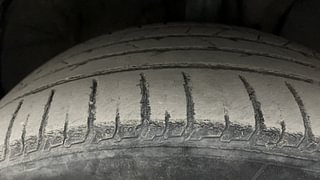 Used 2021 Hyundai Venue [2019-2022] SX 1.5 CRDI Diesel Manual tyres RIGHT FRONT TYRE TREAD VIEW