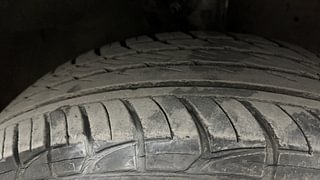 Used 2013 Maruti Suzuki Swift [2011-2017] VDi Diesel Manual tyres RIGHT FRONT TYRE TREAD VIEW