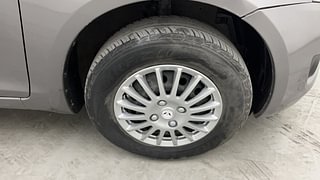 Used 2013 Maruti Suzuki Swift [2011-2017] VDi Diesel Manual tyres RIGHT FRONT TYRE RIM VIEW