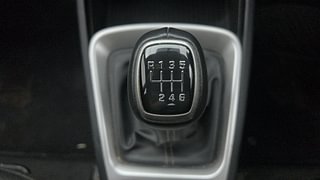 Used 2022 Hyundai Venue [2019-2022] SX 1.5 (O) executive CRDI Diesel Manual interior GEAR  KNOB VIEW