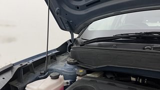 Used 2021 Hyundai Venue [2019-2022] SX 1.5 CRDI Diesel Manual engine ENGINE RIGHT SIDE HINGE & APRON VIEW