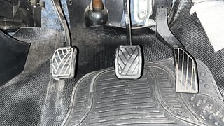 Used 2013 Maruti Suzuki Swift [2011-2017] VDi Diesel Manual interior PEDALS VIEW
