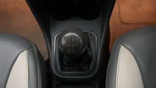 Used 2015 Volkswagen Polo [2014-2020] Comfortline 1.5 (D) Diesel Manual interior GEAR  KNOB VIEW