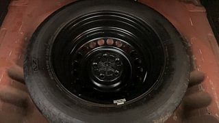 Used 2017 maruti-suzuki Vitara Brezza ZDI PLUS Dual Tone Diesel Manual tyres SPARE TYRE VIEW