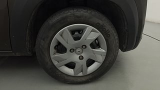 Used 2020 renault Kwid 1.0 RXT Opt Petrol Manual tyres RIGHT FRONT TYRE RIM VIEW