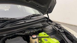 Used 2013 Maruti Suzuki Swift [2011-2017] VDi Diesel Manual engine ENGINE LEFT SIDE HINGE & APRON VIEW
