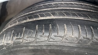 Used 2020 Hyundai Elite i20 [2018-2020] Sportz Plus 1.4 CRDI Diesel Manual tyres RIGHT FRONT TYRE TREAD VIEW